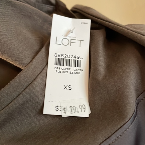 Loft - NWT sleeveless top - part tee/part faux satin - size X small - Picture 7 of 8